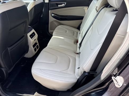 Used 2019 Ford Edge Titanium w/ Equipment Group 301A AWD/4WD image 20