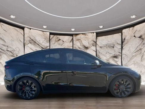 Used 2022 Tesla Model Y Performance AWD/4WD image 4