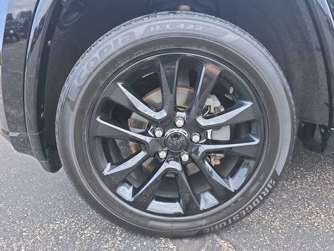 Used 2018 Jeep Grand Cherokee Altitude AWD/4WD image 10