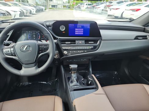 Used 2024 Lexus ES 350 w/ Premium Package FWD image 15
