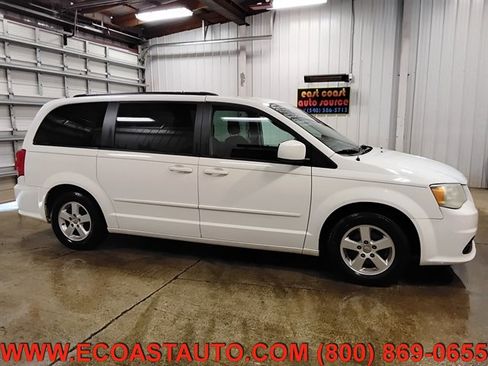 Used 2012 Dodge Grand Caravan SXT image 2