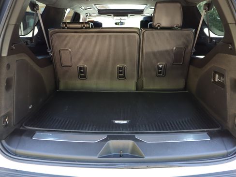 Used 2024 Cadillac Escalade ESV Premium Luxury Platinum w/ Heavy-Duty Trailer Package AWD/4WD image 41
