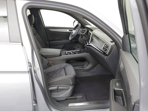 New 2026 Volkswagen Atlas Cross Sport SE image 18