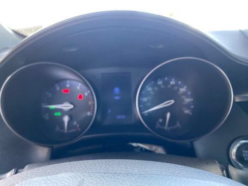 Used 2018 Toyota C-HR XLE FWD image 33