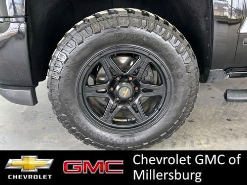 Used 2018 Chevrolet Silverado 1500 LT w/ Texas Edition image 12