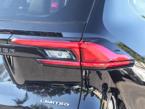 Used 2024 Toyota Grand Highlander Limited image 7