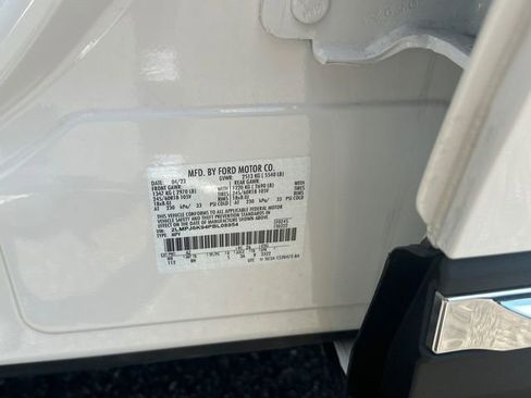 Used 2023 Lincoln Nautilus Reserve FWD image 32