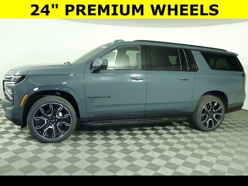 New 2026 Chevrolet Suburban RST w/ Advanced Technology Package AWD/4WD image 2