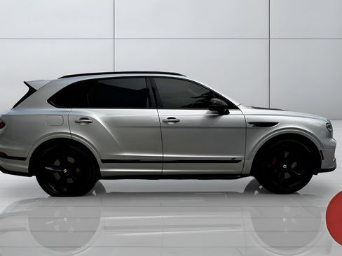 Used 2023 Bentley Bentayga Plug-In Hybrid AWD/4WD image 10