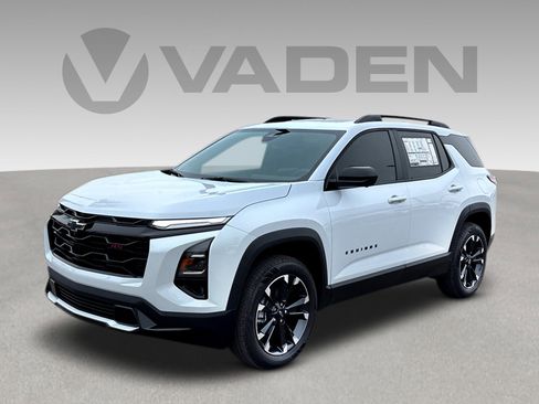 New 2026 Chevrolet Equinox RS w/ Convenience Package III FWD image 3