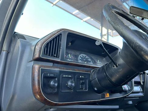 Used 1989 Ford F250 4x4 Regular Cab image 13