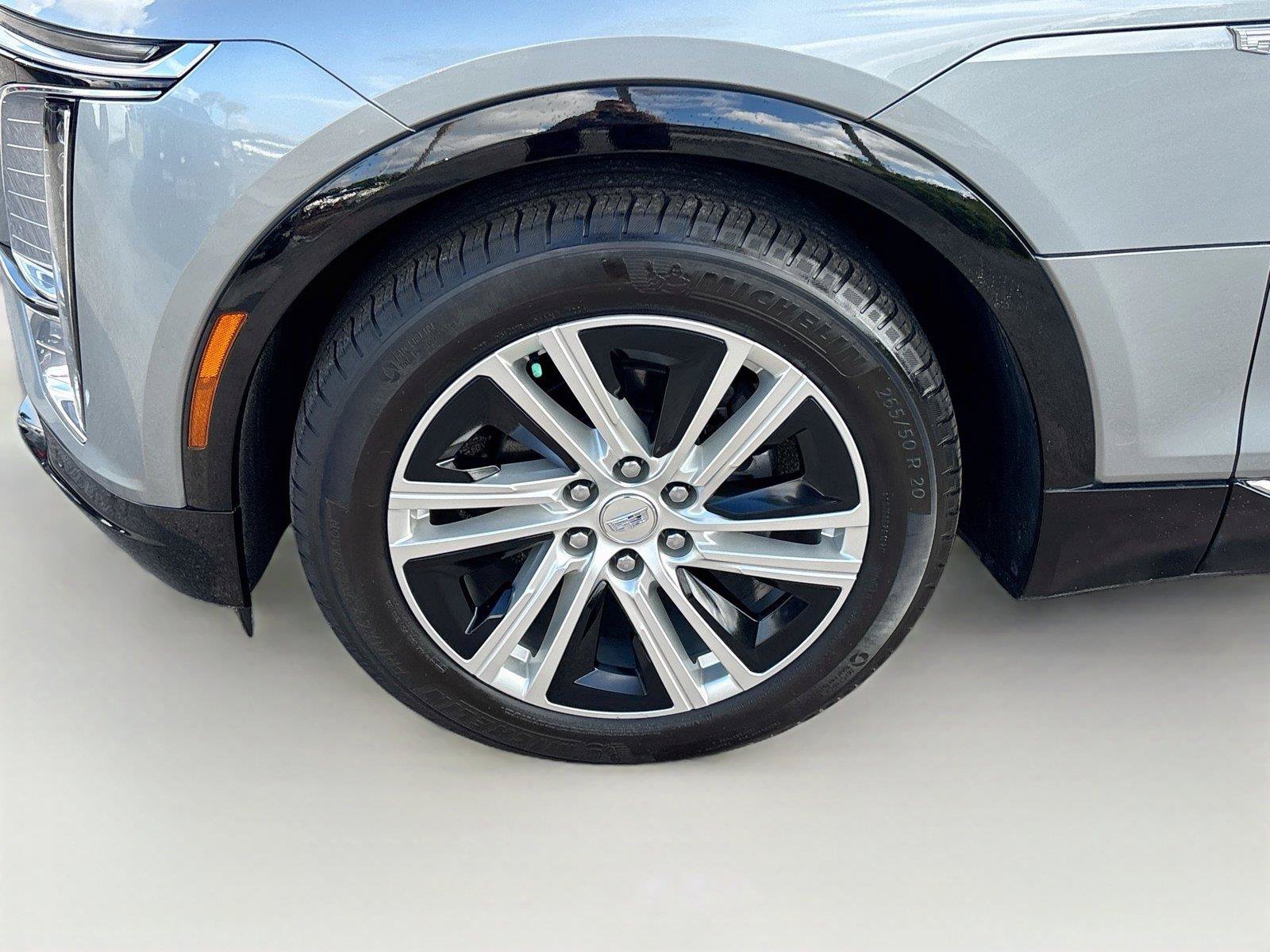 Used 2024 Cadillac Lyriq Tech RWD image 30