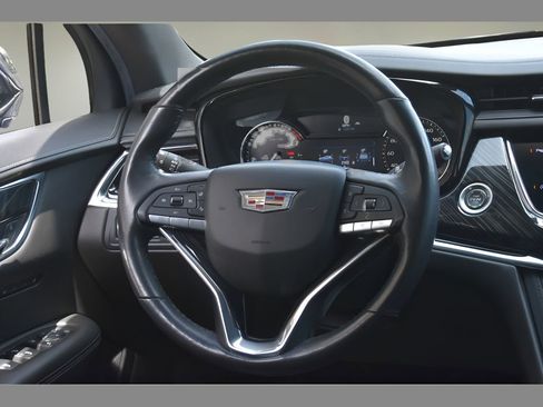 Used 2020 Cadillac XT6 Premium Luxury AWD/4WD image 18