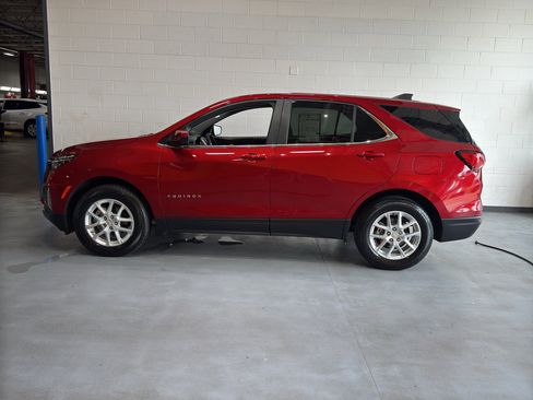Used 2024 Chevrolet Equinox LT w/ LPO, Floor Liner Package AWD/4WD image 2