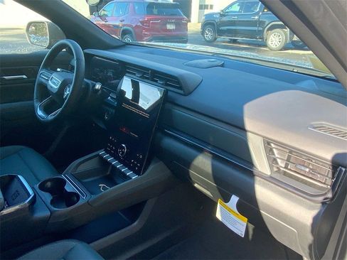 New 2026 GMC Terrain AT4 w/ LPO, Floor Liner Package image 27