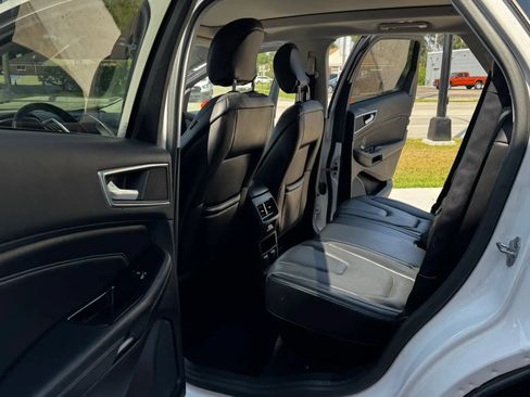 Used 2017 Ford Edge Titanium w/ Equipment Group 302A AWD/4WD image 20
