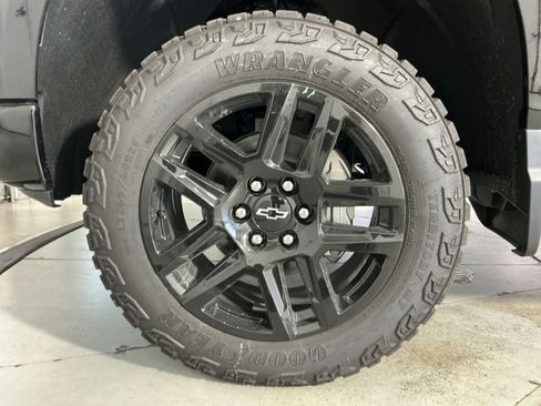 New 2026 Chevrolet Silverado 1500 Custom Trail Boss w/ Midnight Edition AWD/4WD image 13