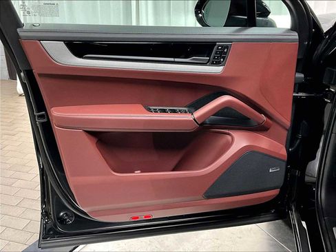 New 2026 Porsche Cayenne S AWD/4WD image 22