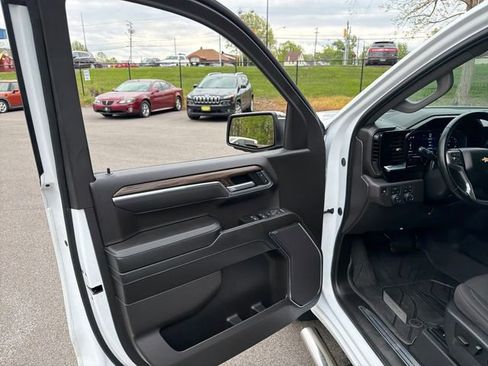 Used 2025 Chevrolet Silverado 1500 LT w/ Safety Package AWD/4WD image 30
