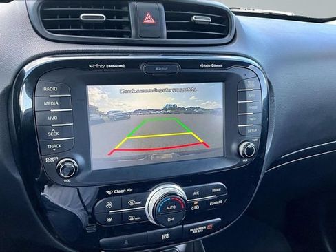 Used 2016 Kia Soul + w/ Audio Package FWD image 13