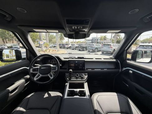 Used 2025 Land Rover Defender 110 S AWD/4WD image 10