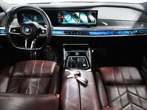 Used 2023 BMW 760i xDrive image 33