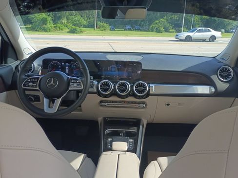Used 2023 Mercedes-Benz GLB 250 image 7