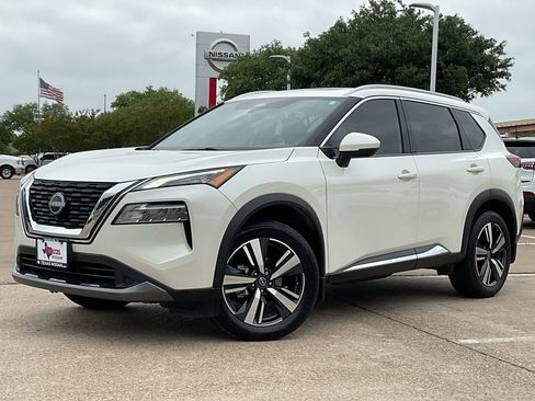 Used 2023 Nissan Rogue SL image 2