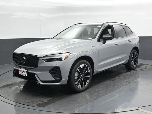 New 2026 Volvo XC60 T8 Plus w/ Protection Package Premier image 5