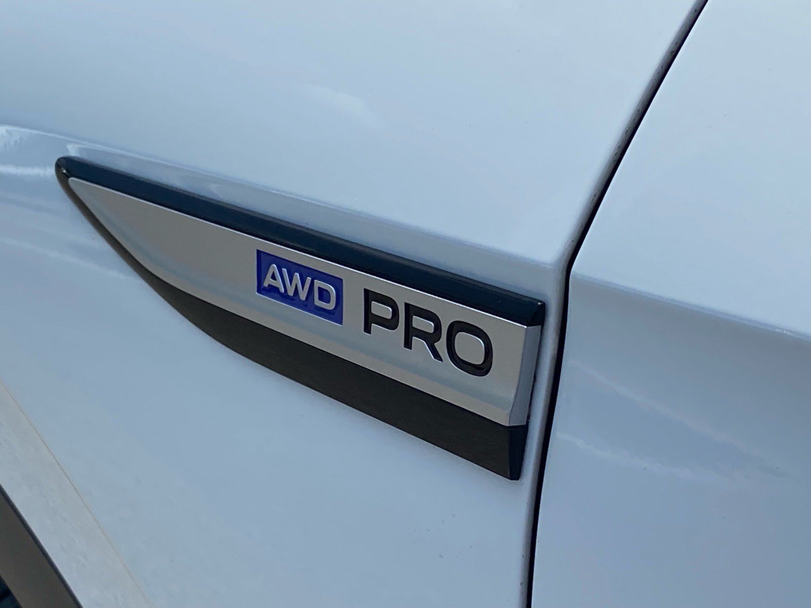 Used 2023 Volkswagen ID.4 Pro AWD/4WD image 5