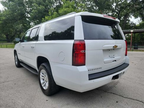 Used 2015 Chevrolet Suburban LT RWD image 3