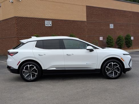 Used 2024 Chevrolet Equinox EV LT FWD image 10