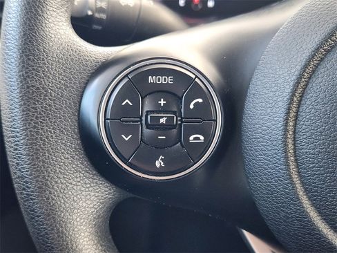 Used 2022 Kia Soul LX w/ Technology Package image 26