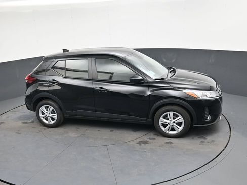 Certified 2025 Nissan Kicks Play S FWD image 27