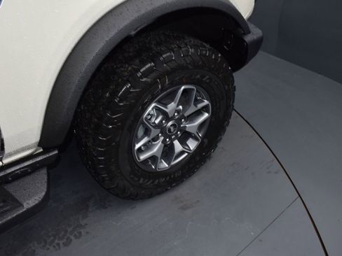 New 2025 Ford Bronco Badlands image 14