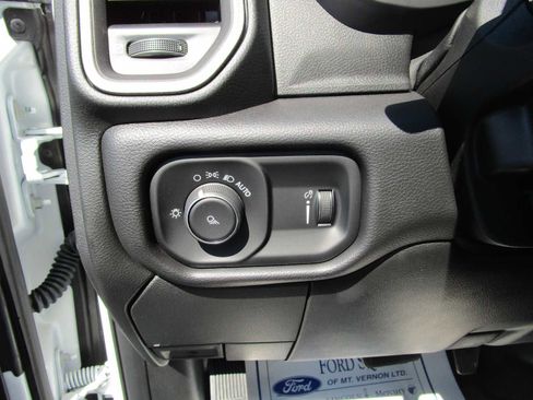 Used 2024 RAM 2500 Tradesman w/ Chrome Appearance Group image 13