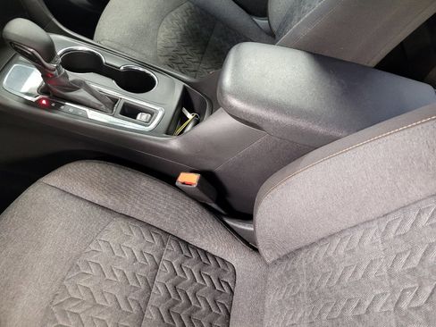 Used 2023 Chevrolet Equinox LT FWD image 26