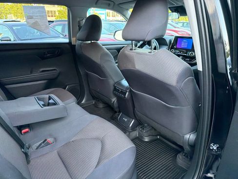 Used 2023 Toyota Highlander LE FWD image 12