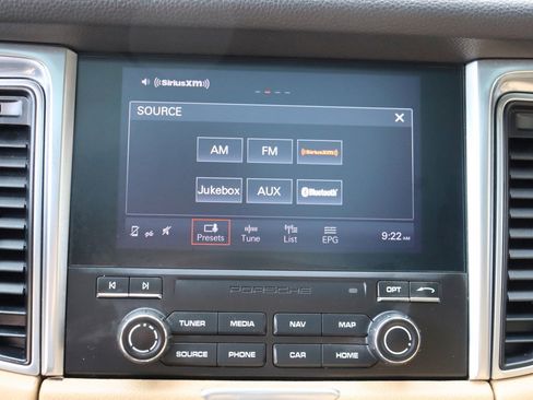 Used 2018 Porsche Macan AWD/4WD image 35