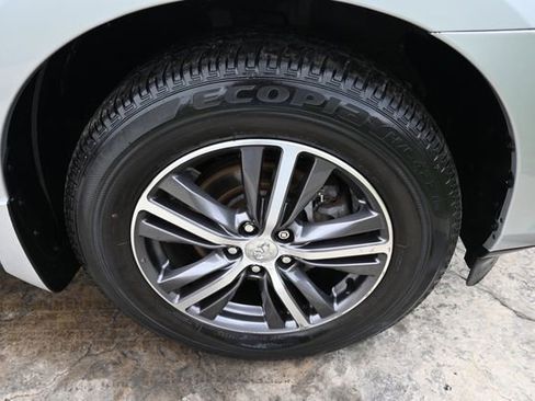 Used 2019 INFINITI QX60 Luxe w/ Essential Package image 11