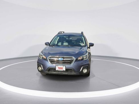 Used 2018 Subaru Outback 2.5i Limited image 3