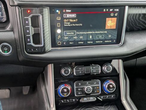 Used 2022 GMC Yukon Denali w/ Denali Premium Package image 18