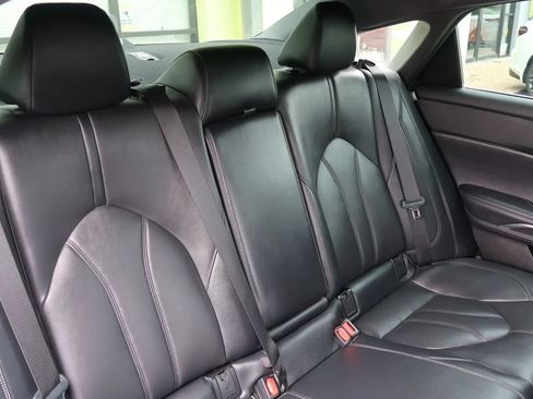 Used 2019 Toyota Avalon XLE image 24