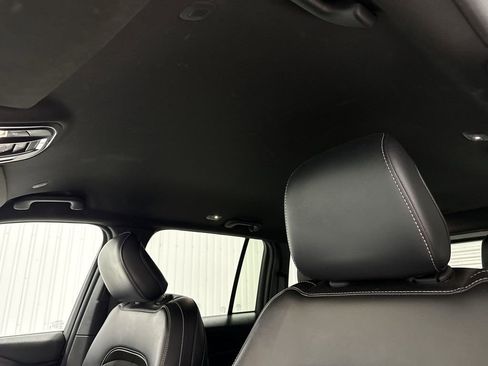 Used 2024 Jeep Grand Cherokee Altitude image 19