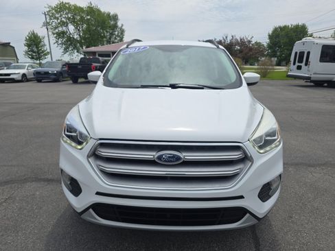 Used 2017 Ford Escape SE w/ Equipment Group 201A AWD/4WD image 3