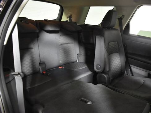 Certified 2024 Nissan Pathfinder SV w/ SV Premium Package AWD/4WD image 37