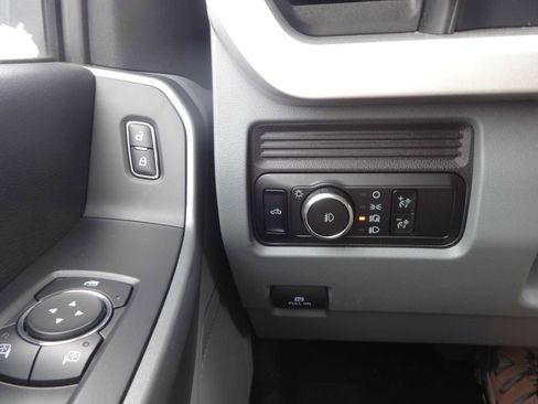 Used 2024 Ford F350 XLT image 20