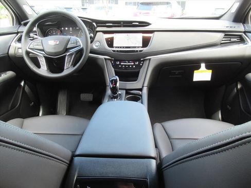 New 2026 Cadillac XT5 Premium Luxury w/ Driver Assist Package AWD/4WD image 11