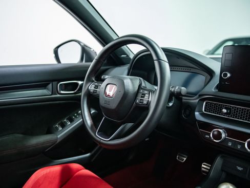 Used 2025 Honda Civic Type R image 32