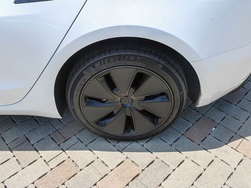 Used 2025 Tesla Model 3 Long Range RWD image 12